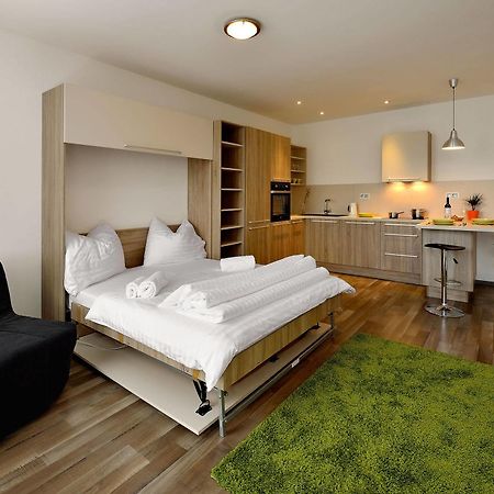 Ambiente Serviced Apartments - Dunajska Братислава Екстериор снимка