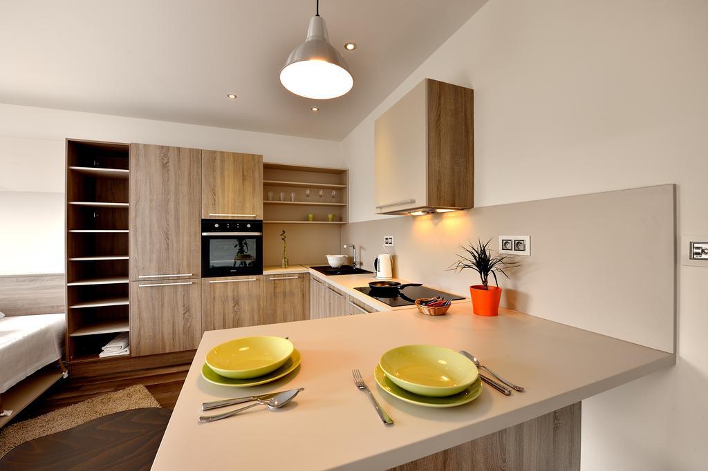 Ambiente Serviced Apartments - Dunajska Братислава Екстериор снимка