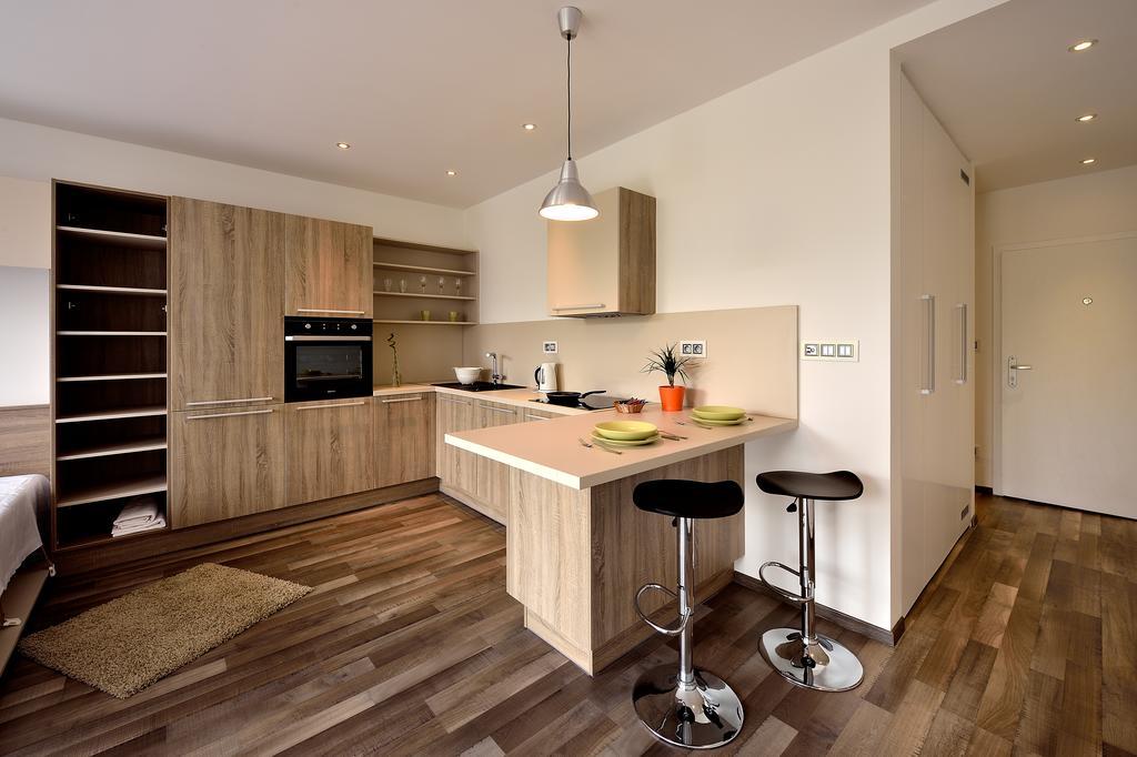 Ambiente Serviced Apartments - Dunajska Братислава Екстериор снимка