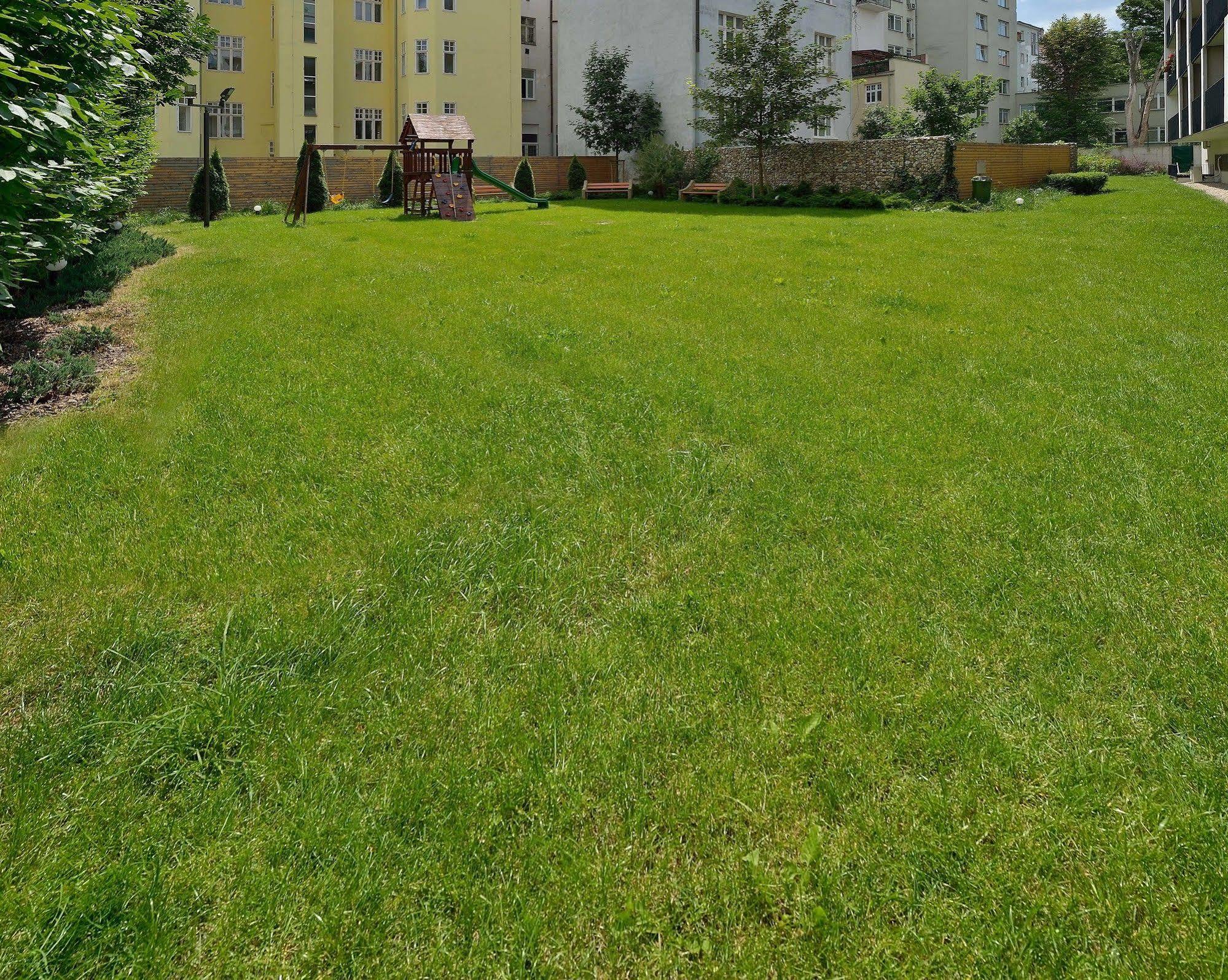 Ambiente Serviced Apartments - Dunajska Братислава Екстериор снимка