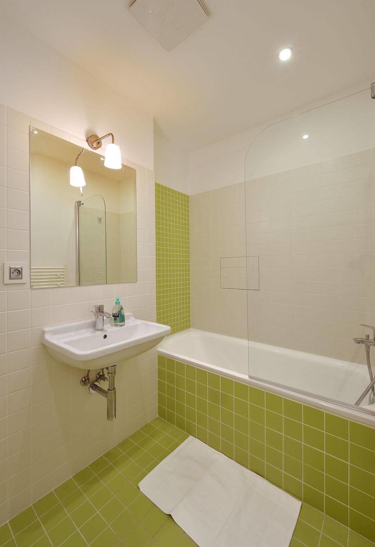 Ambiente Serviced Apartments - Dunajska Братислава Екстериор снимка