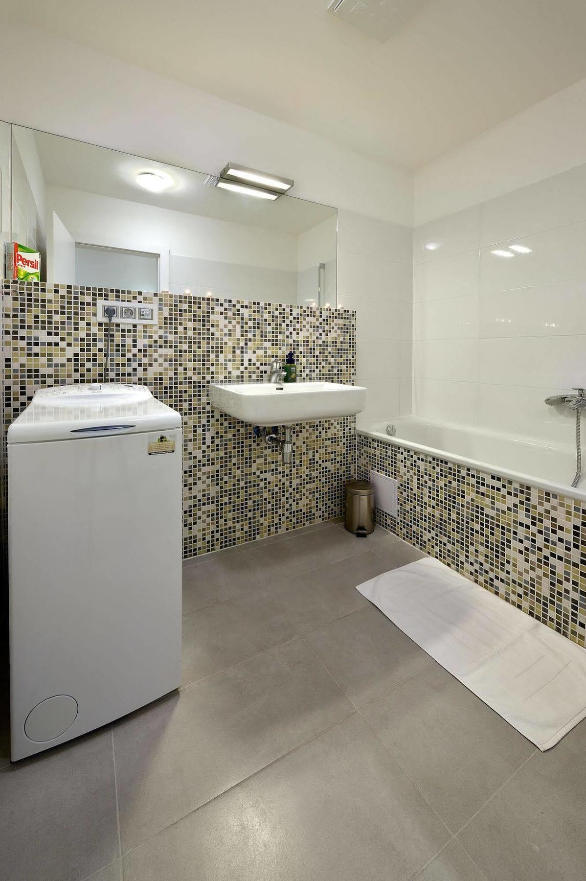 Ambiente Serviced Apartments - Dunajska Братислава Екстериор снимка