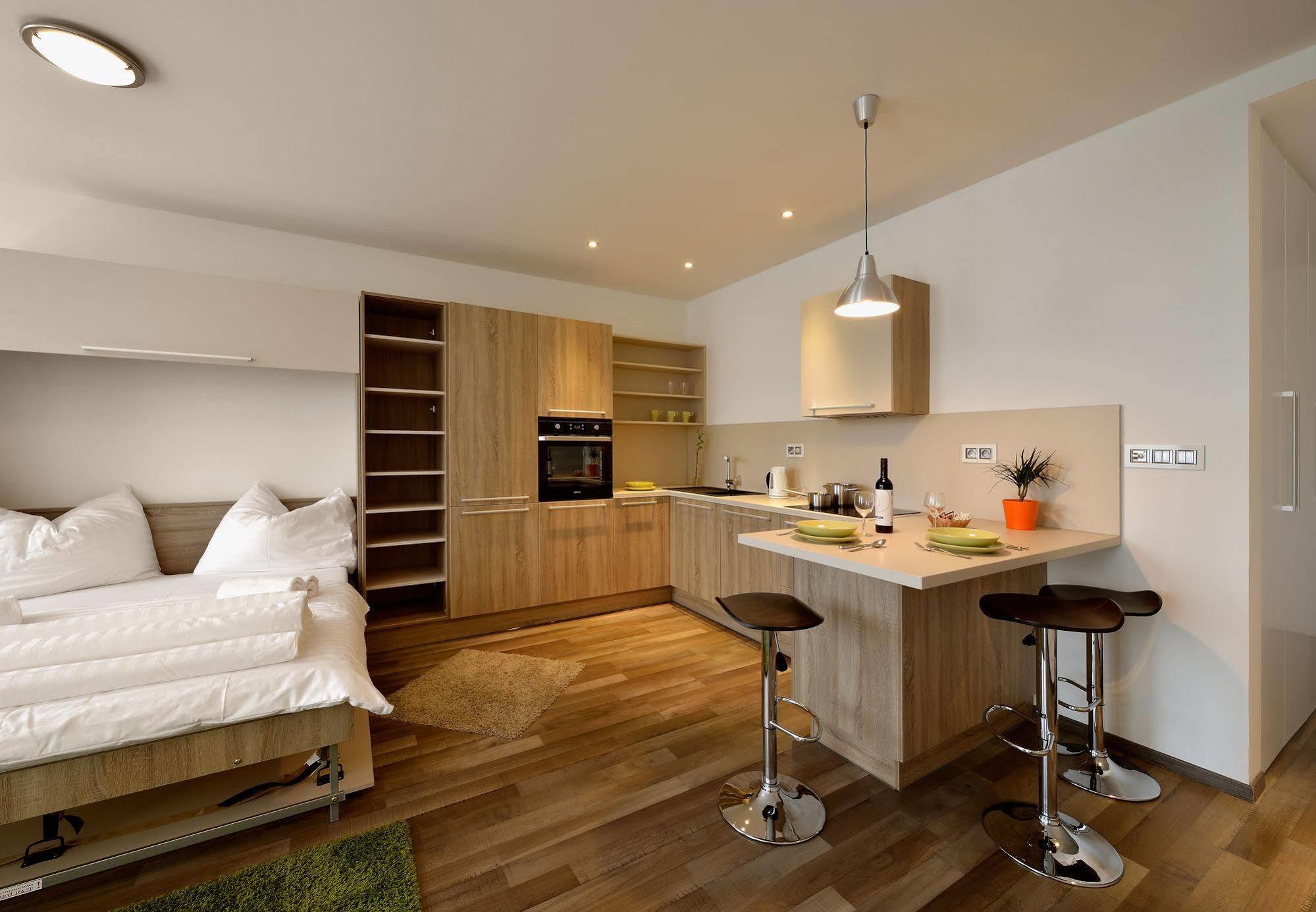 Ambiente Serviced Apartments - Dunajska Братислава Екстериор снимка