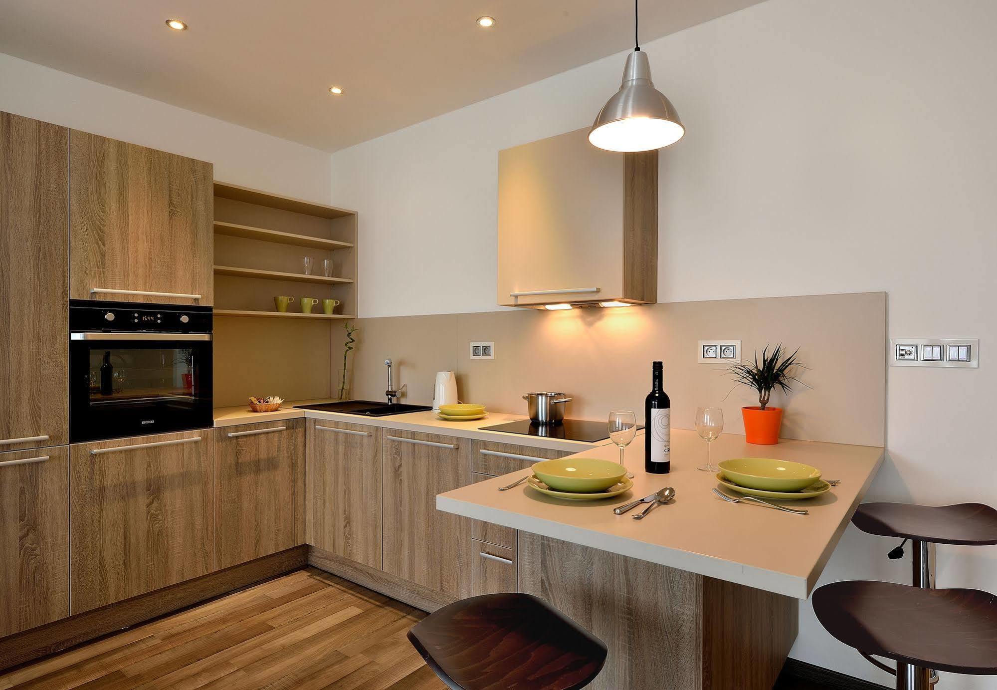 Ambiente Serviced Apartments - Dunajska Братислава Екстериор снимка