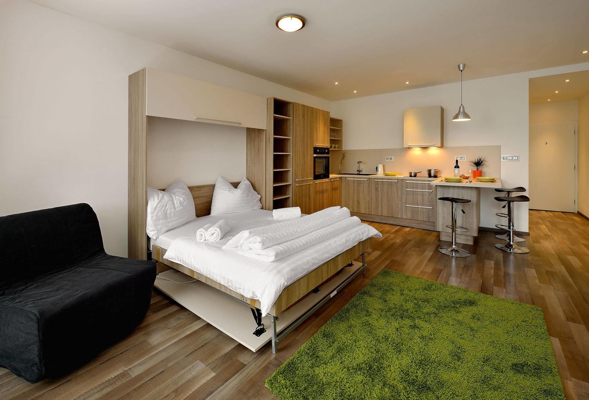 Ambiente Serviced Apartments - Dunajska Братислава Екстериор снимка