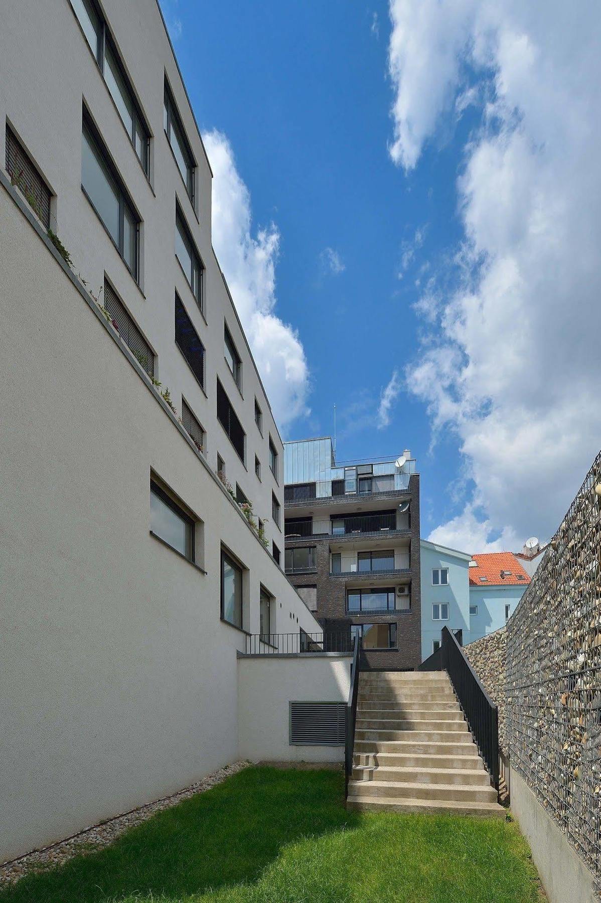 Ambiente Serviced Apartments - Dunajska Братислава Екстериор снимка