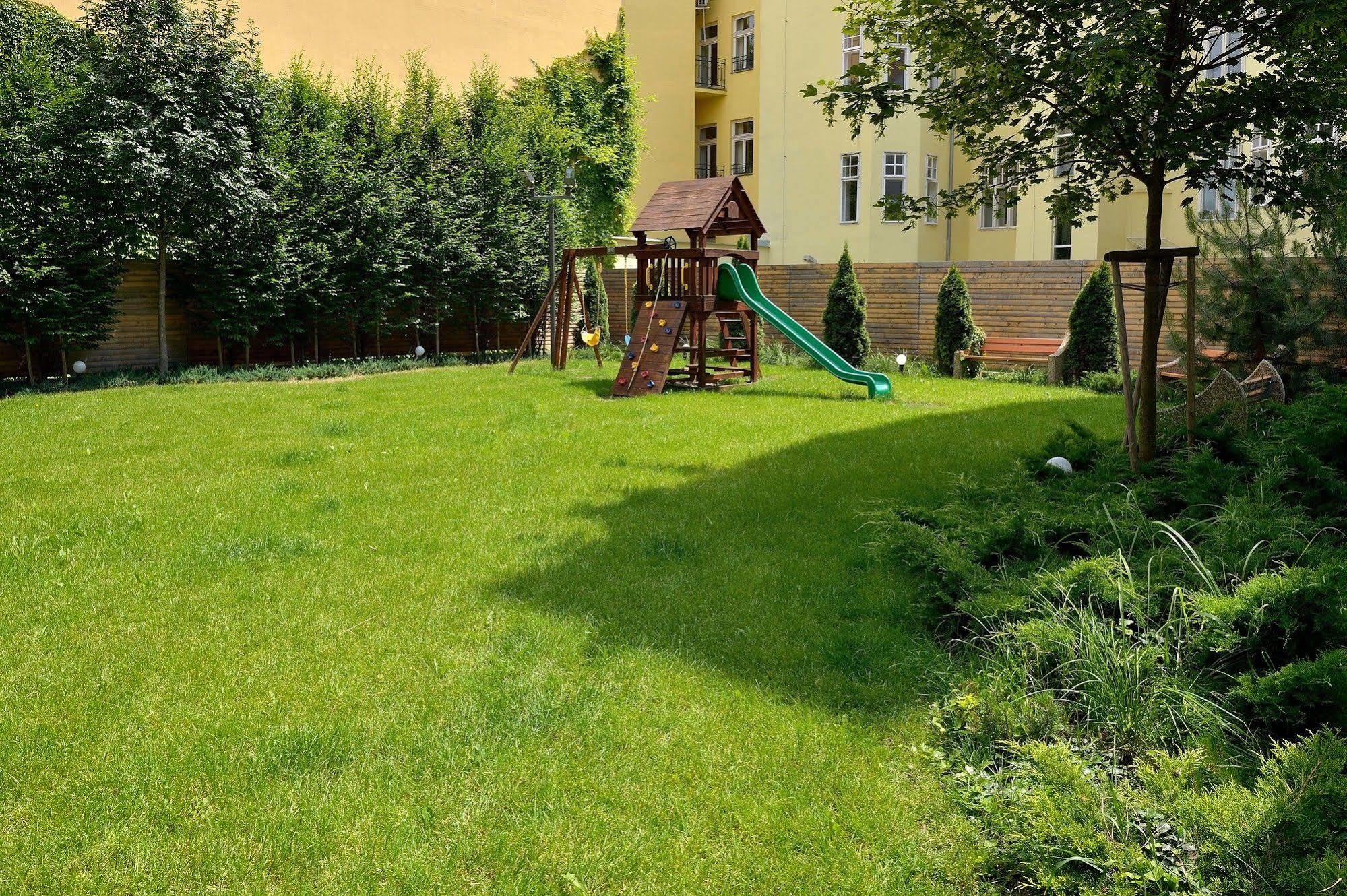 Ambiente Serviced Apartments - Dunajska Братислава Екстериор снимка